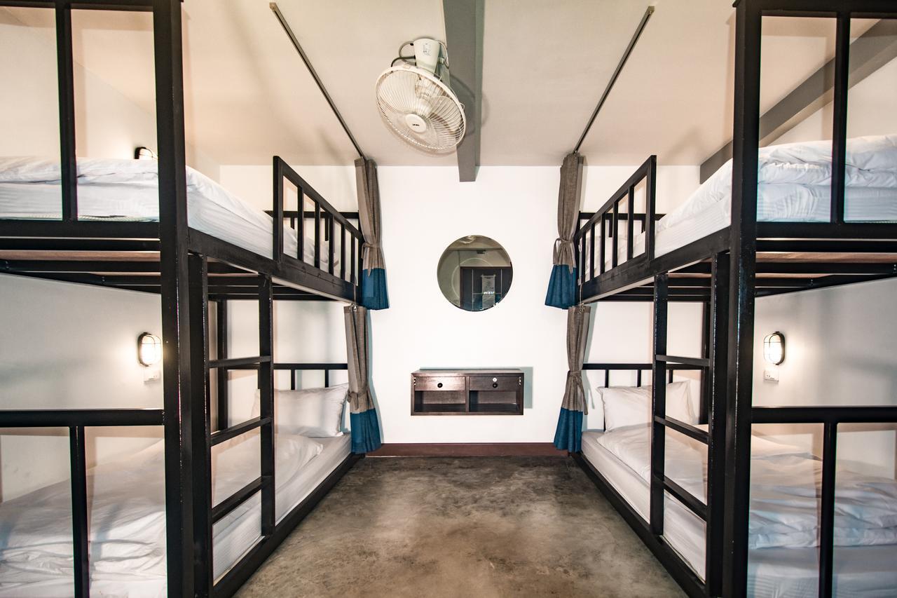 Balcony Party Hostel - 18-40 (Adults Only) Ao Nang Buitenkant foto